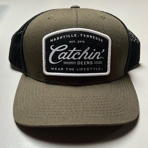 Catchin Deers Trucker Hat Nashville Tennessee mens
